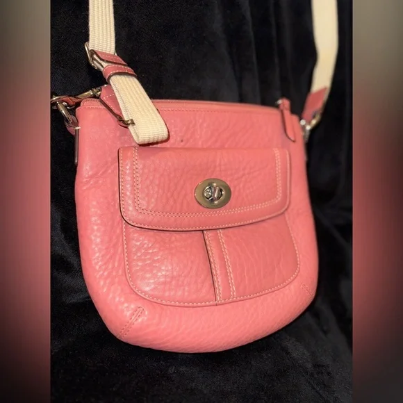 Coach Coral Crossbody Bag with Gold Details - Picture 4 of 16